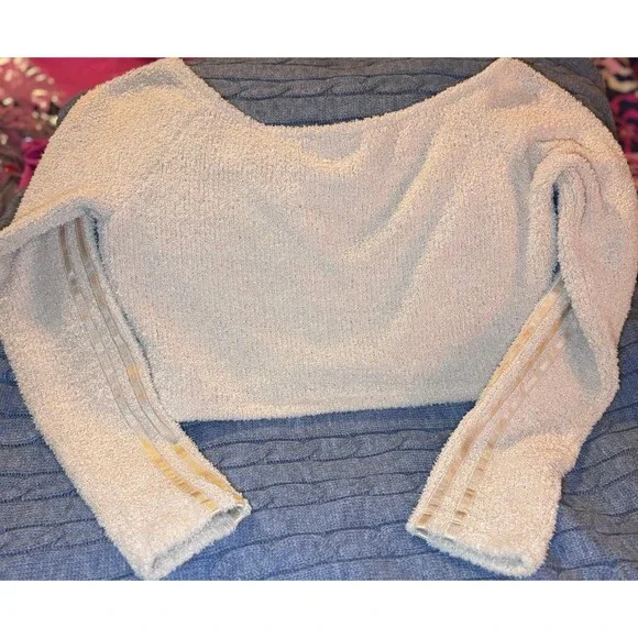 Adidas Originals Relaxed Risqué Fluffy Knit Ruched Crop Top - Picture 8 of 8